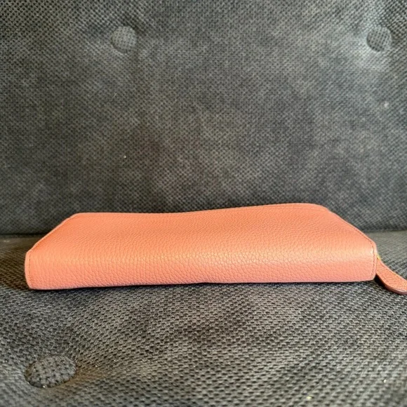 **RARE** Coach Accordion Wallet in Blush w/Pebbled Leather.